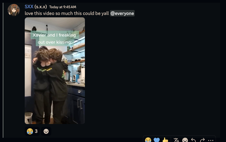 e-dating2_he-loves-this-video.png